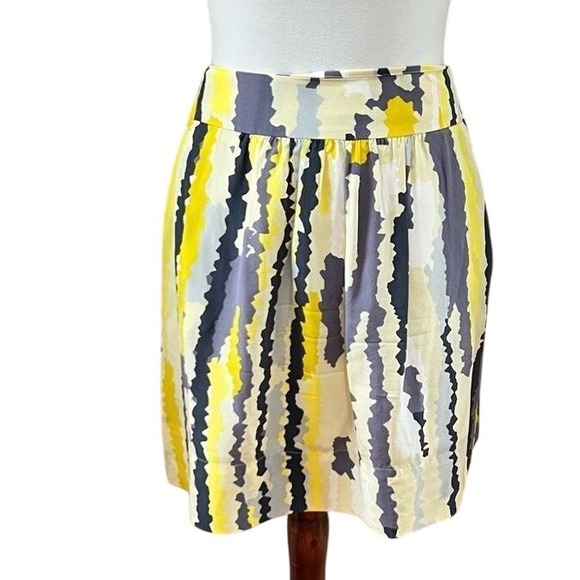 Kenneth Cole New York Mini‎ Skirt Silk Abstract Print Yellow Gray White - Picture 1 of 7